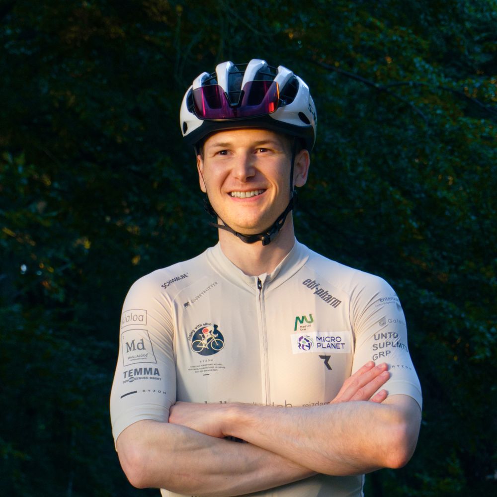 Marc mit seinem Gravelbike im Wald